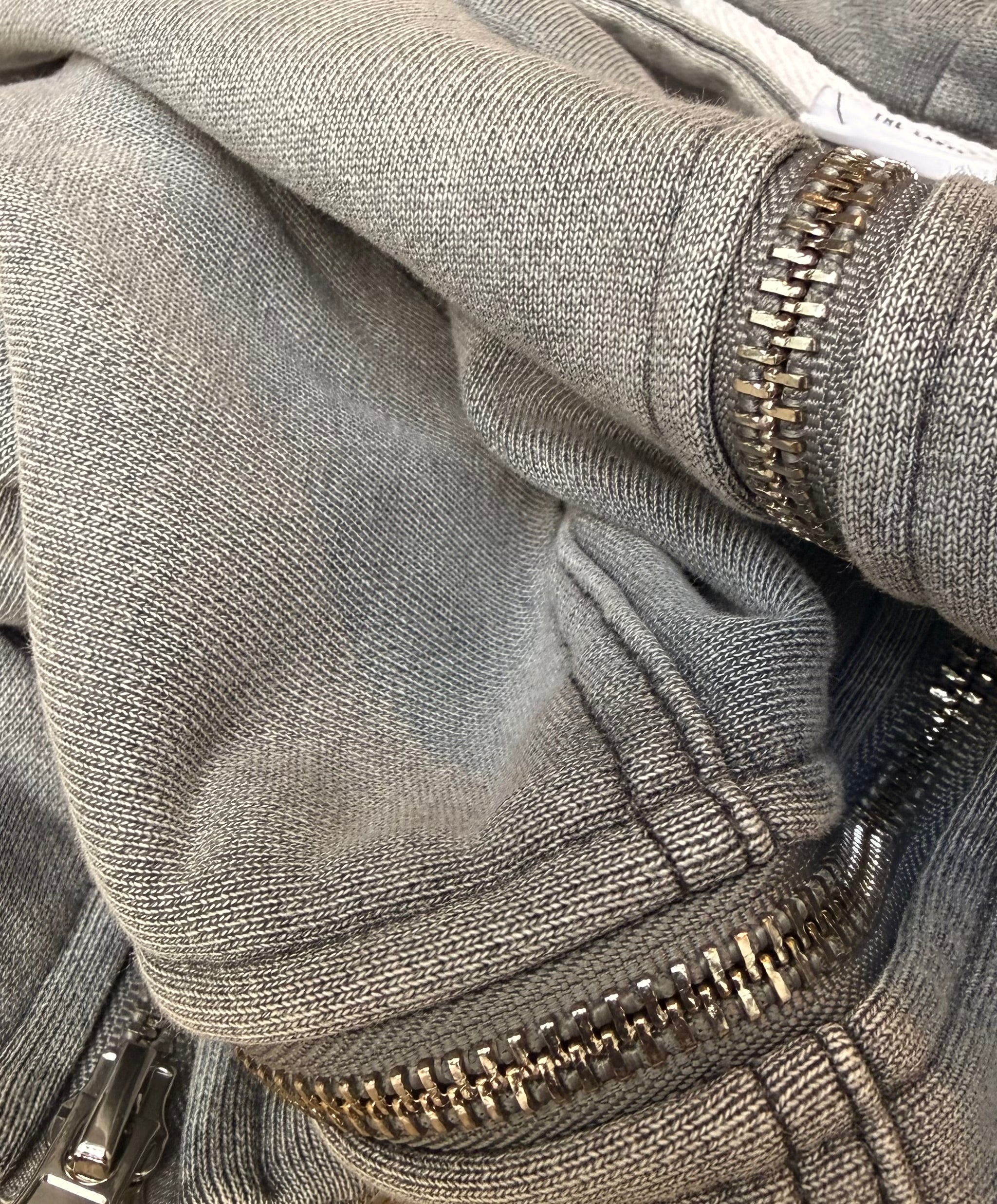 HEAVYWEIGHT CROPPED HOODIE